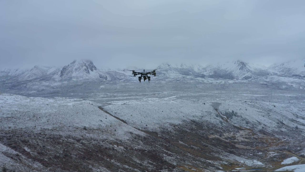 DJI FlyCart 100 já está no Brasil: carga de 100 kg