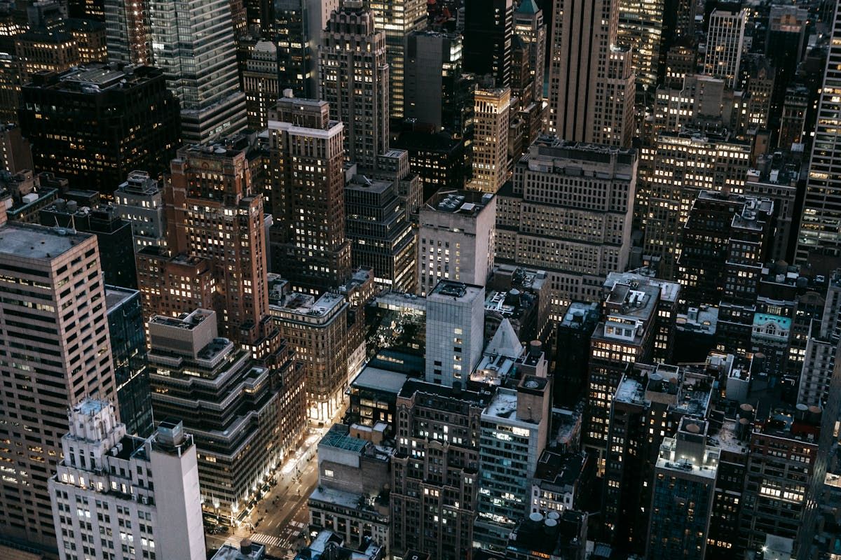 Drone à noite: como voar, fotografar e o que a lei diz