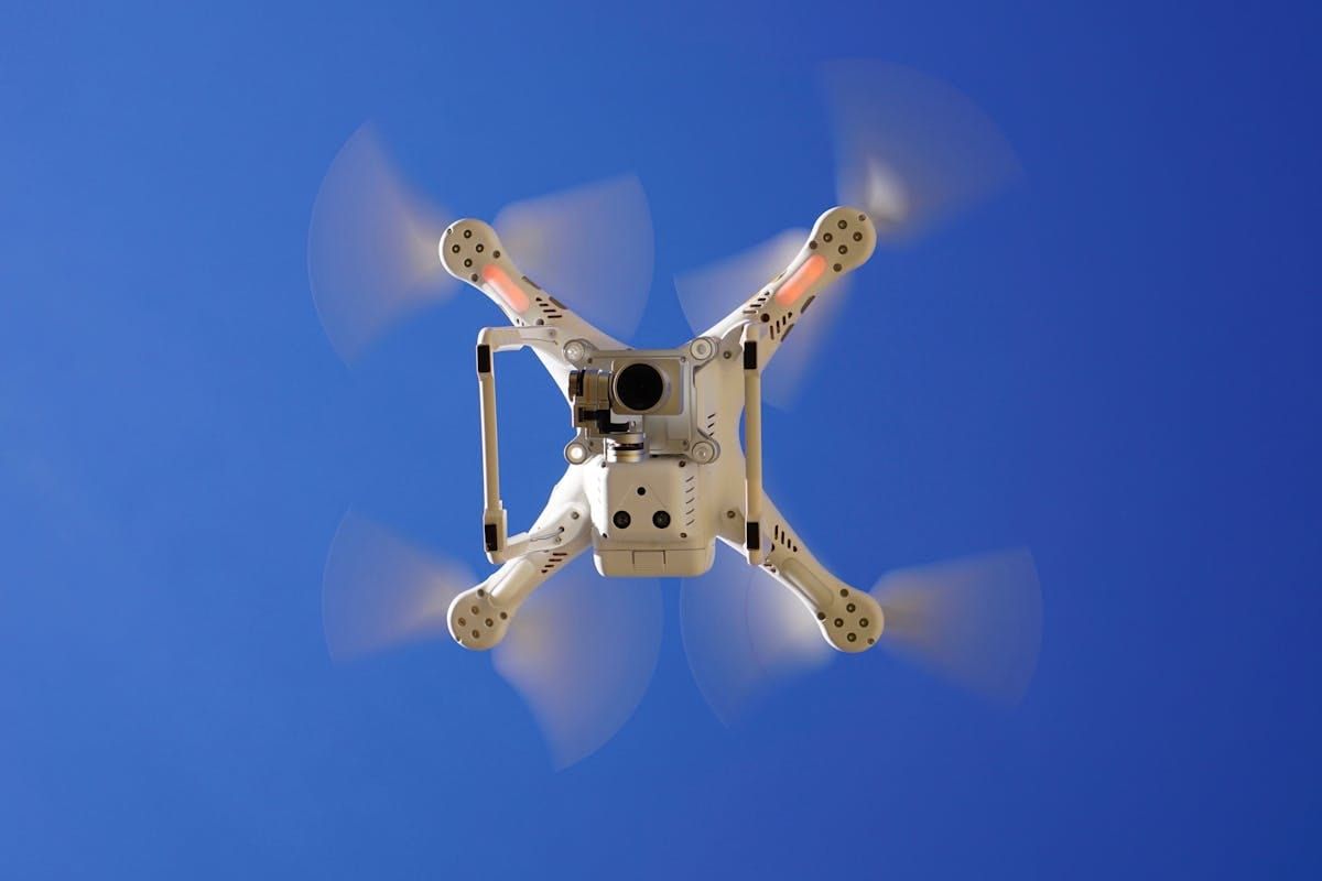Salvador avança rede de droneportos para entrega urbana