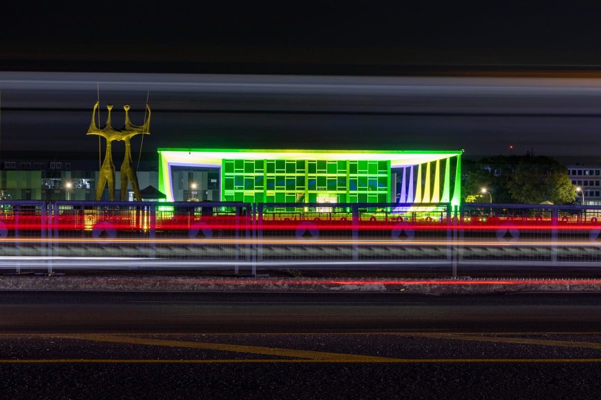 STF autoriza abate de drones perto da casa de Bolsonaro